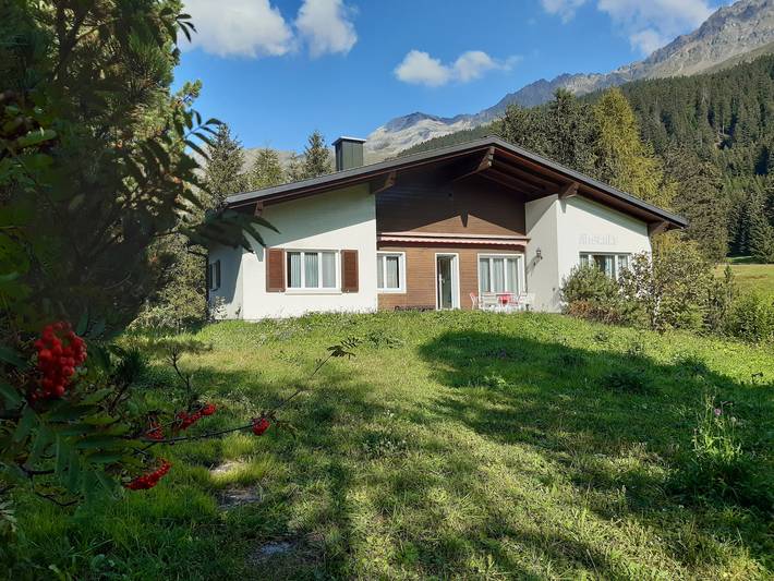 Ferienwohnung für 6 Personen, mit Terrasse und Garten sowie Seeblick