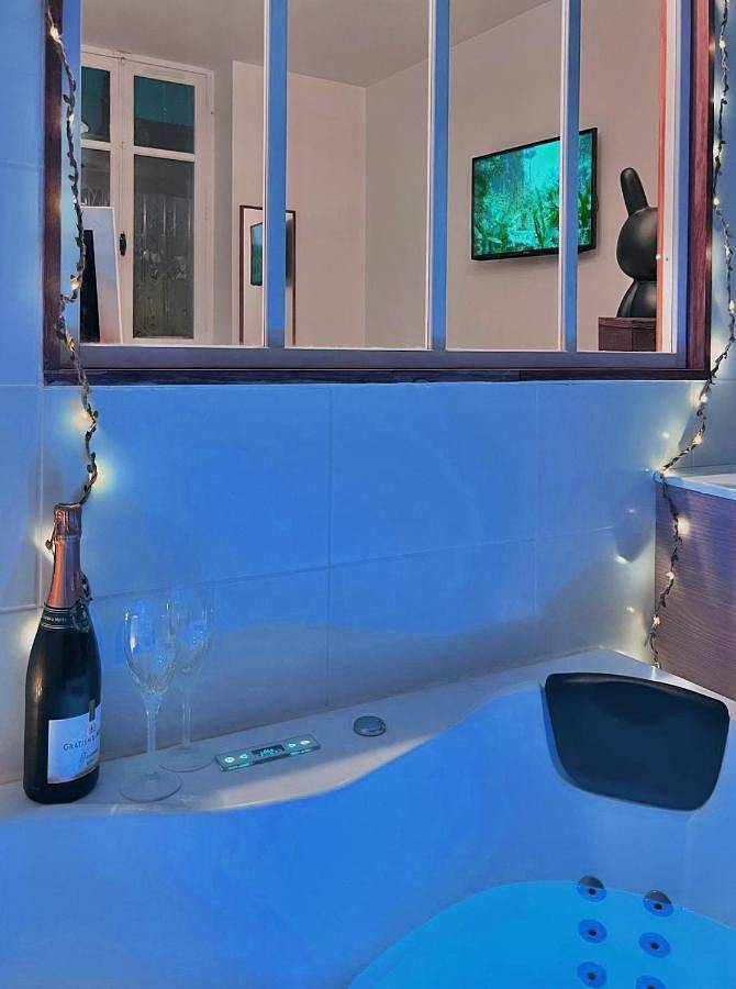 Location de vacances pour 2 personnes, avec jacuzzi ainsi que jardin et terrasse à Rezé - 3