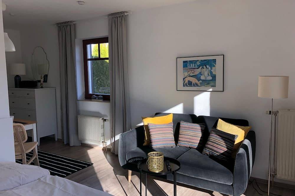 Ganze Wohnung, Ferienwohnung \"Klaus Störtebeker\" mit Sonnenterrasse & Garten zwischen Strand, Wald und Wiese! in Gustow, Stralsund Umland