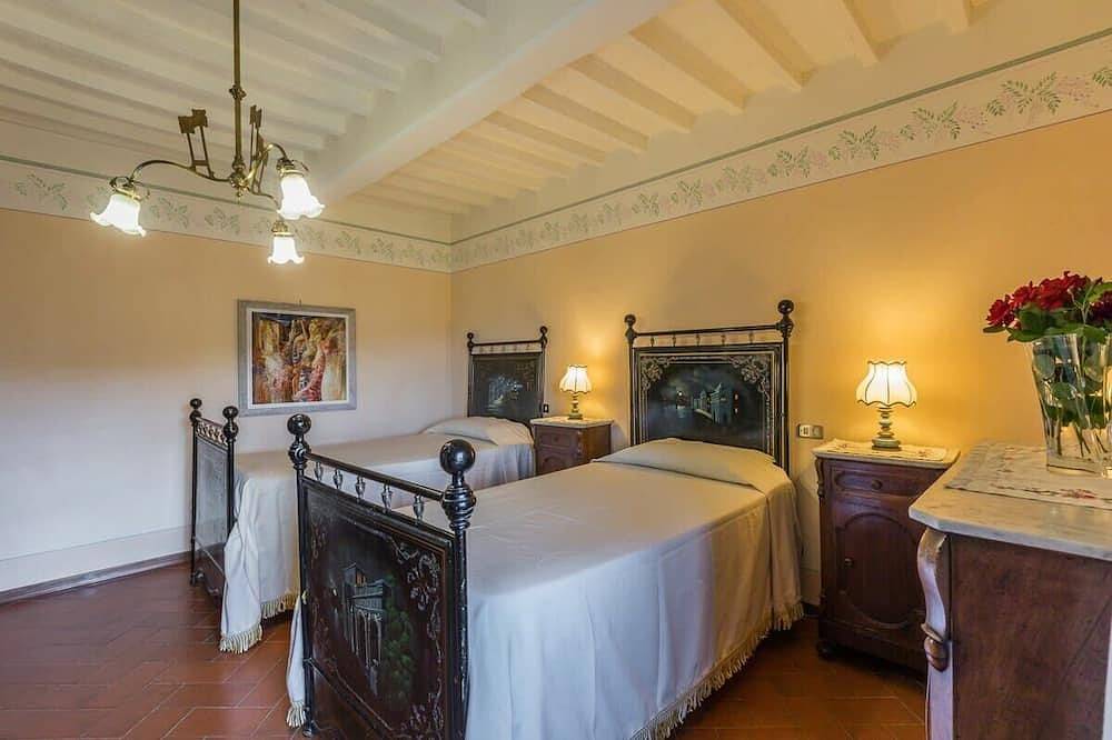 Rosa Palace - Sechs Schlafzimmer Villa, Schläft 12 in Monterchi, Valtiberina
