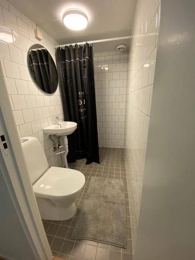 Appartement entier, Standard Single Room in Västeras, Lac Mälar
