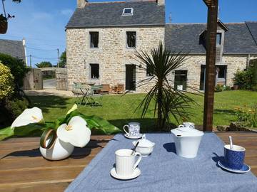 Location de vacances pour 6 personnes, avec terrasse et jardin à Guissény