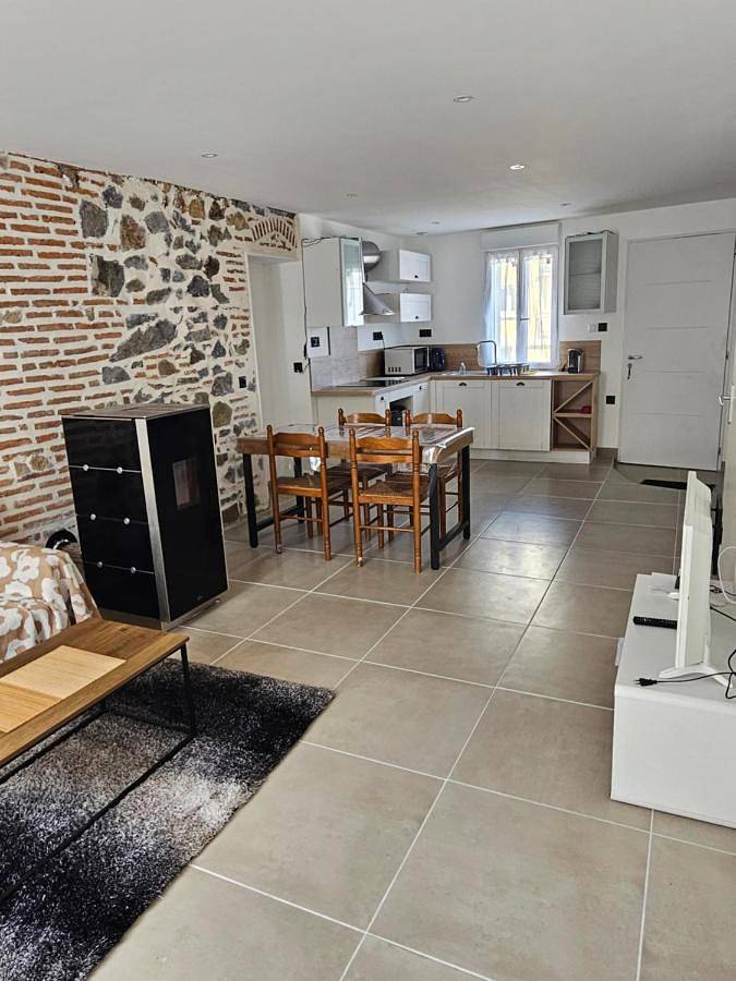 Location de vacances pour 5 personnes, avec Terrasse et Jardin à Cusset - 4