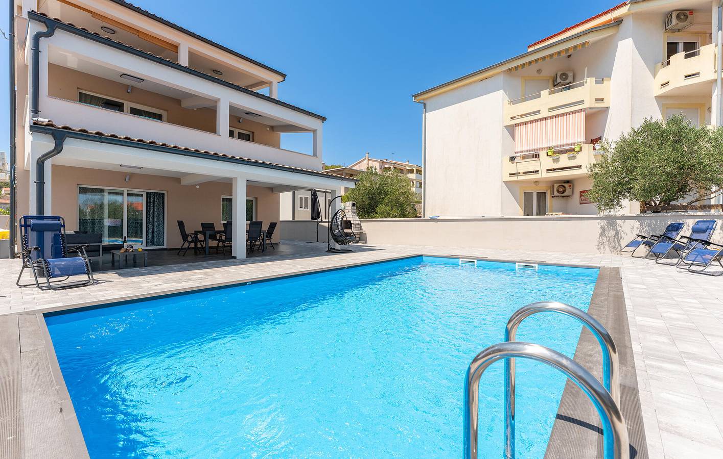 Holiday home for 10 people with pool in Zdrelac, Pasman