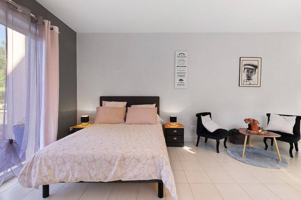 Appartement entier, Studio à la campagne in Saint-Julien-de-Lampon, Quercy