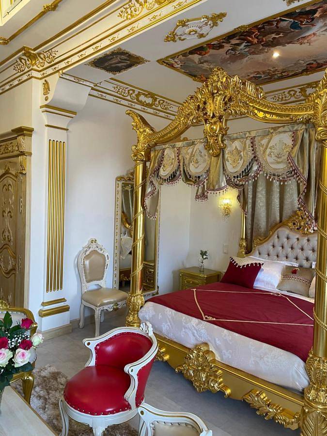 Deluxe Family Suite in Narbonne, Côte méditerranéenne (France)