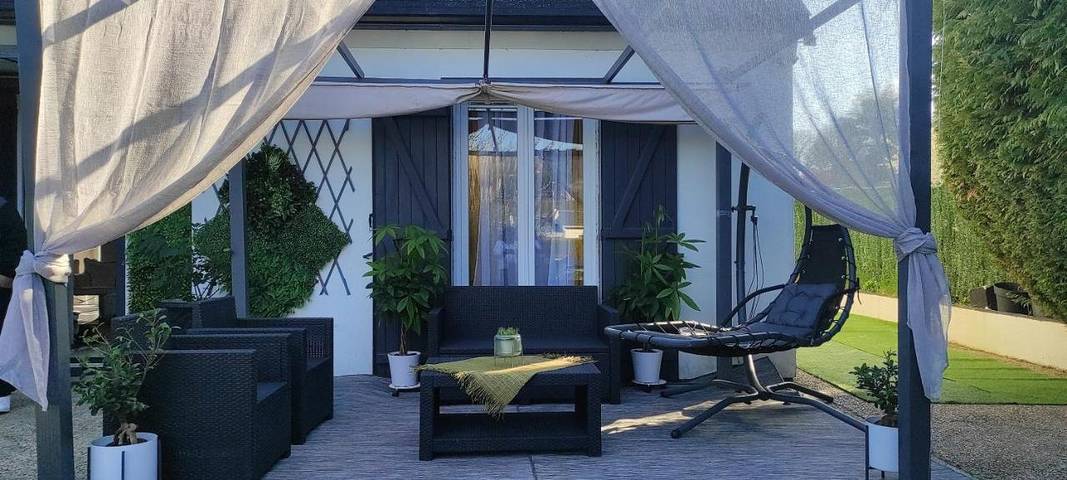 Location de vacances pour 9 personnes, avec vue ainsi que piscine et terrasse dans Vexin-sur-Epte - 2