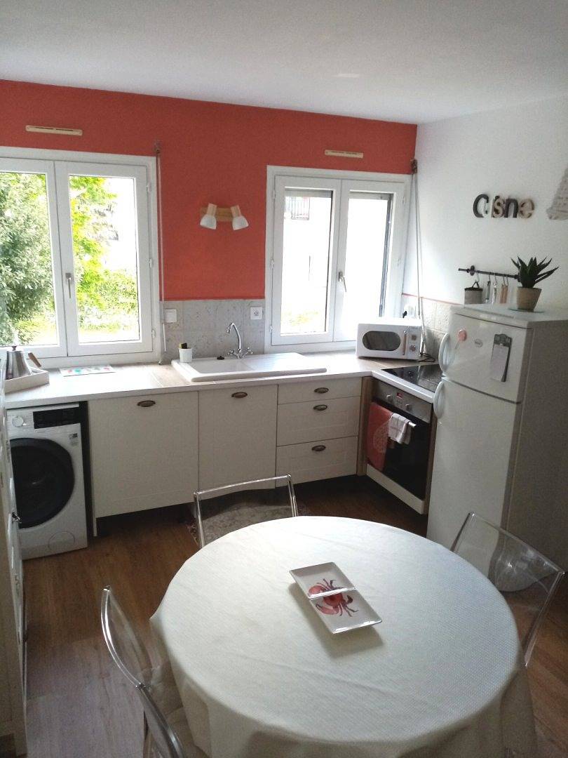 Appartement entier, T1 bis rénové, centre-ville, au calme, 600 m de la plage in Concarneau, Région de Quimper