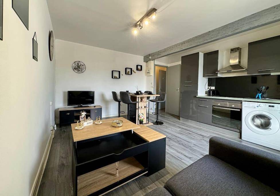 Appartement entier, One-Bedroom Apartment in Cognac, Charente