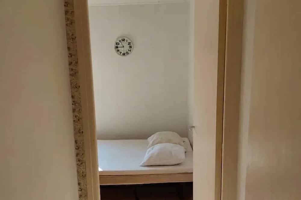 Appartement entier, Homerez - Studio cosy à Rennes les Bains in Rennes-les-Bains, Parc naturel régional Corbières-Fenouillèdes