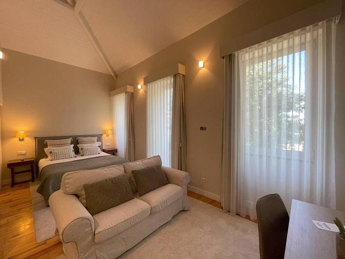Maison d’hôte pour 4 personnes, avec terrasse ainsi que piscine et vue