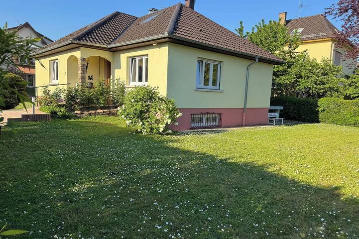 Ferienhaus für 8 Personen, mit Balkon und Garten in Straßburg