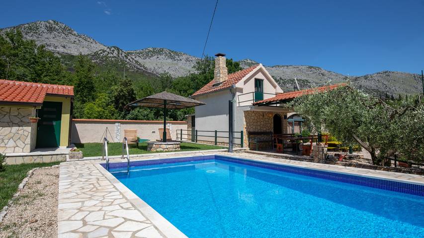 Villa für 4 Personen, mit Terrasse und Garten - 1