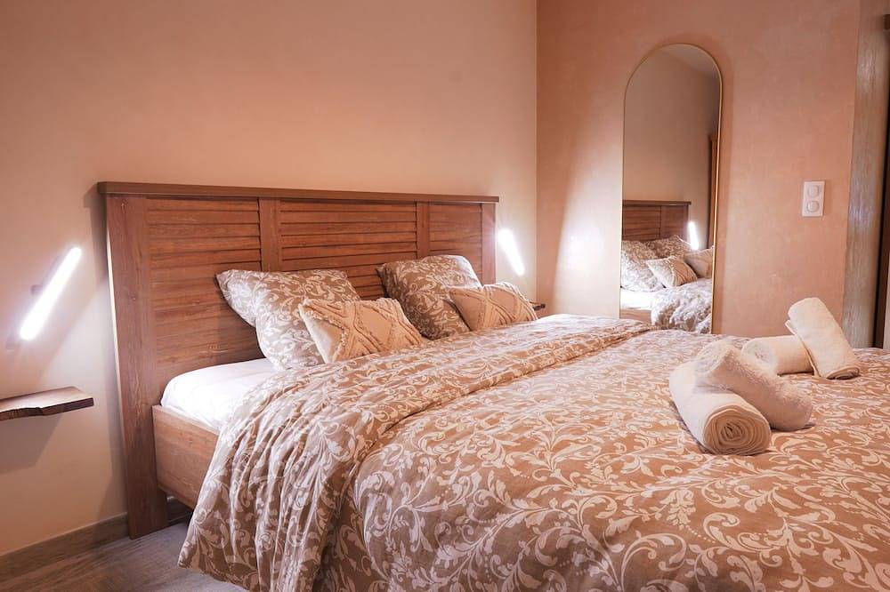 Appartement entier, Lunéa - Suite Premium avec Spa et Sauna in Dompierre-sur-Besbre, Allier