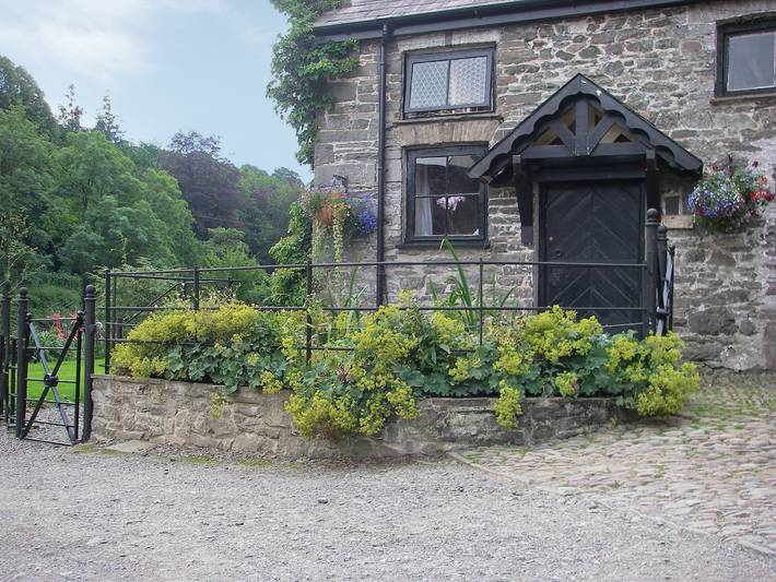 Cottage for 2 people, with garden, with pets in Wales