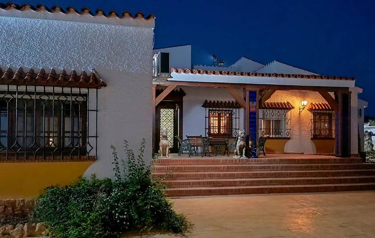 Luxuriöses Apartment am Pool mit AC und Parkplatz in Puente Genil, Córdoba Provinz