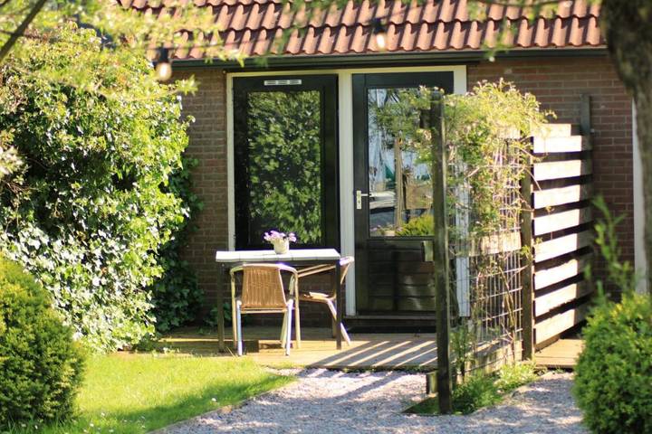 Chambre d’hôte pour 16 personnes, avec vue et sauna ainsi que vue sur le lac et jardin dans Frise - 4