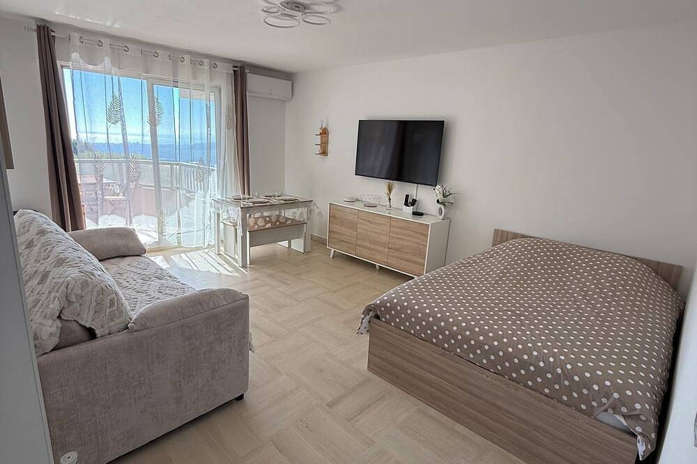 Entire apartment, Le Cocon, 3-star studio, sea view, swimming pool - Nice Corniche Fleurie in Nice (France), Nice region