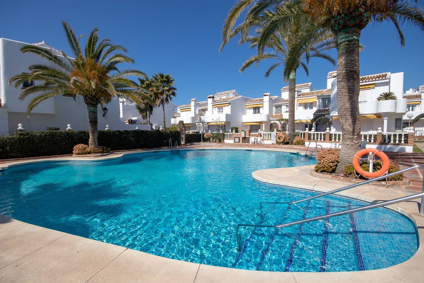 3 Bed Townhouse with roof terrace, 100m to beach in La Cala de Mijas, Mijas