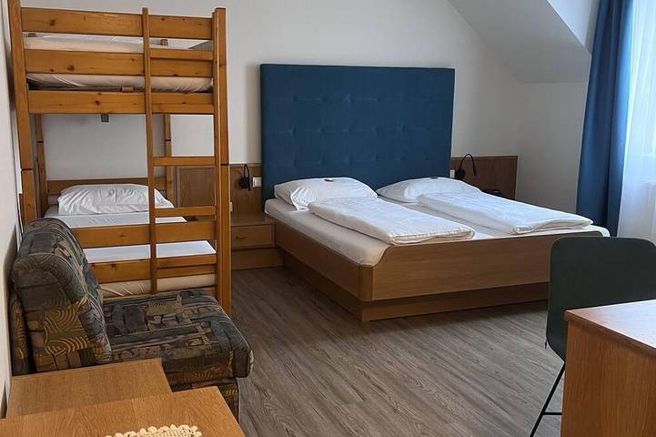 Radhotel Schischek - Doppelzimmer mit Dusche, Wc in Südoststeiermark, Halbenrain