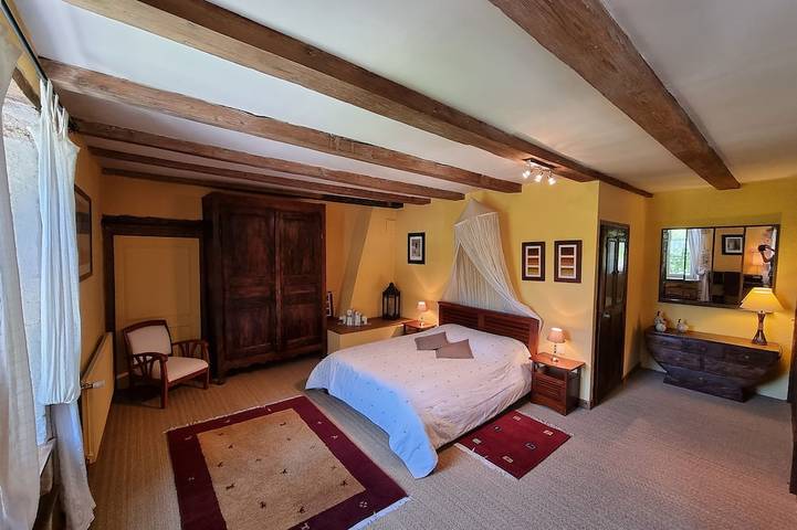 Location de vacances pour 4 personnes, avec terrasse à Vuillafans - 2