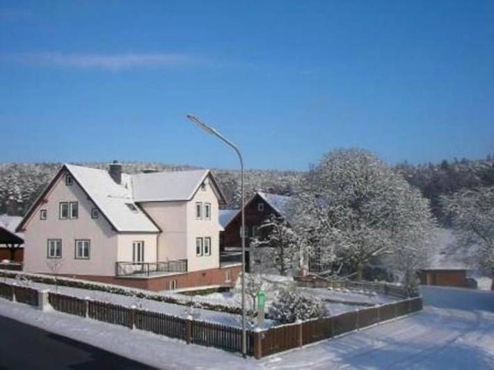 Ferienhaus für 4 Personen, mit Balkon und Garten sowie Seeblick und Ausblick im Odenwald - 2