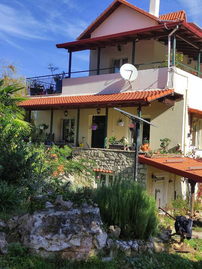 Villa per 5 persone, con giardino e panorama, con animali domestici in Delfi