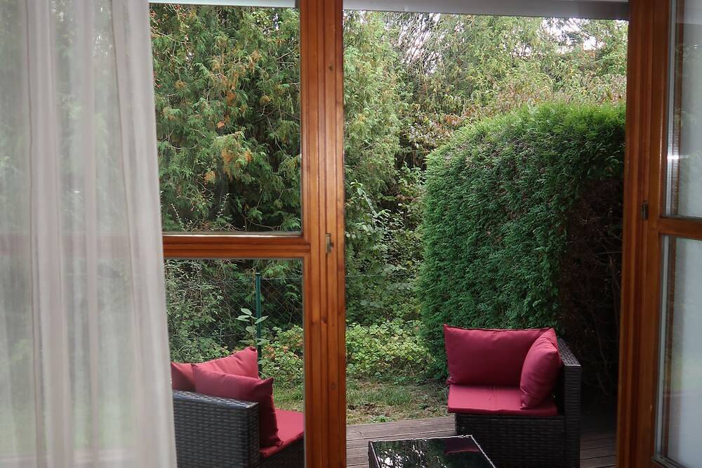 Ganze Wohnung, Gemütliches Apartment mit Garten & Garage in Ingolstadt, Oberbayern