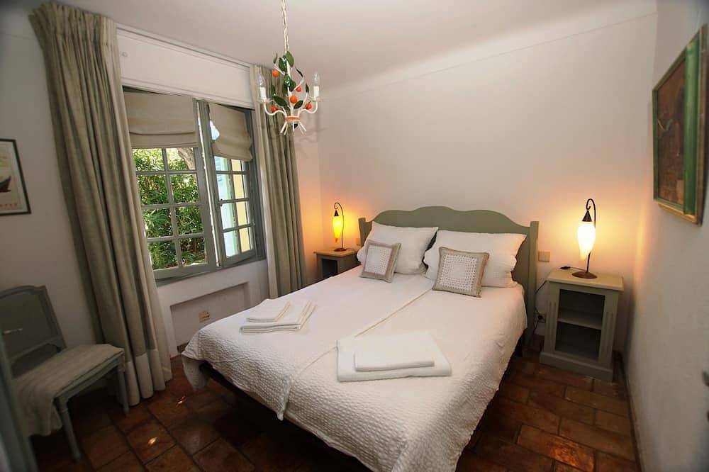 Stadtvilla mit Garten und Pool in Saint-Tropez, Mittelmeerküste (Frankreich)