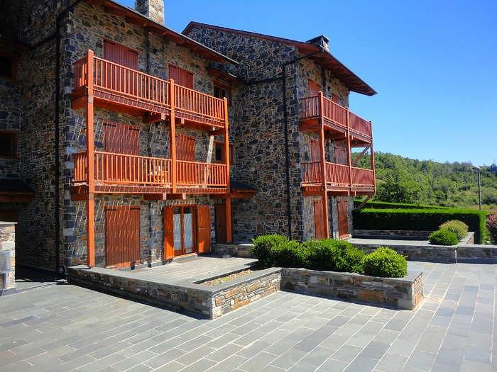 Appartement de vacances entier, Appartement 3 ch. 8 Pers. Tennis, Cheminée, Vues et Animaux Ok in Ger (Espagne), Pyrénées catalanes