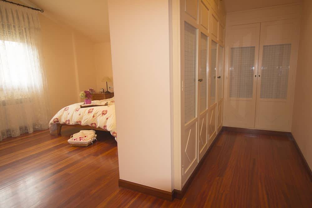 The Golf Villa. Housing In A Natural Environment With A Special Charm. in Urturi, Bernedo