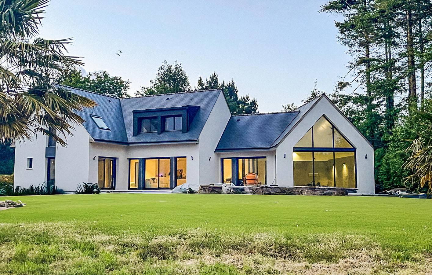 Gemütliches Apartment mit Pool, Garten & WiFi - 2km von der Küste und dem Stadtzentrum entfernt! in La Forêt-Fouesnant, Côte de Cornouaille