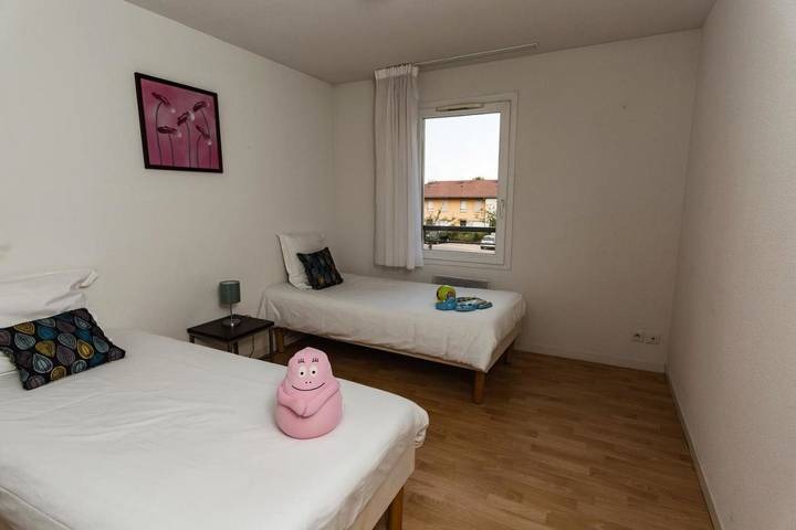 Location de vacances pour 5 personnes, avec jardin à Lissieu - 3