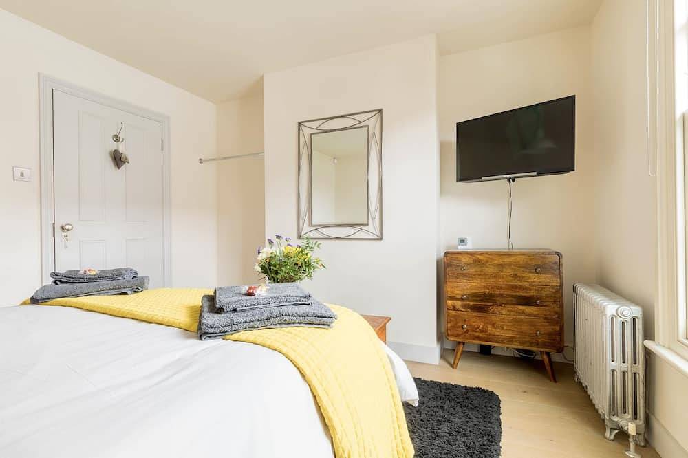 Cosy Fisherman’s Cottage, minutes from High Street, Harbour & Beach in Whitstable, Kent