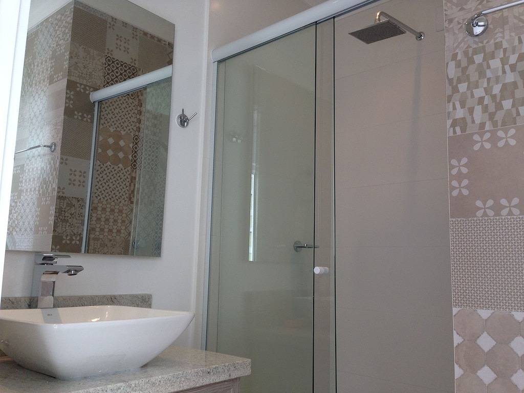 Ganze Wohnung, Mezzon Residence 03 - klimatisiert, 3 Suiten, Hydro, Grill, 340m Strand in Balneário Camboriú, Litoral Catarinense