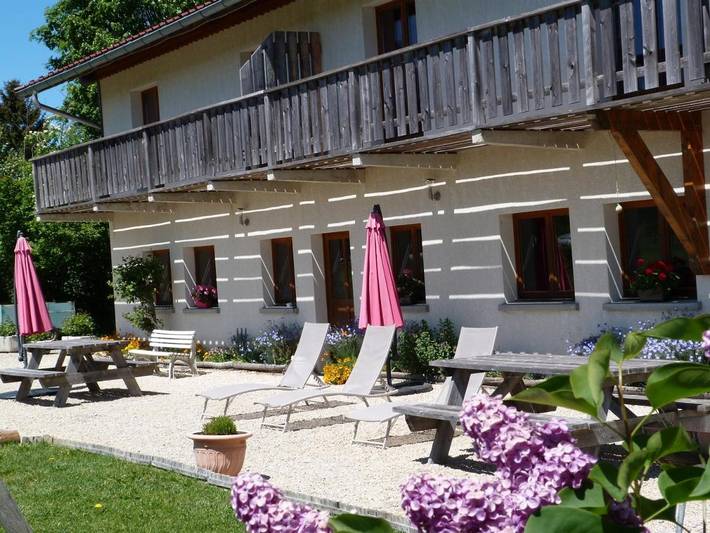 Location de vacances pour 5 personnes, avec vue et jardin à Les Fourgs - 2