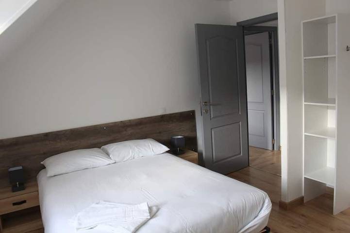 Gîte pour 8 personnes, avec terrasse à Givet (homonymie) - 4