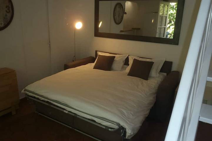 Gîte pour 2 personnes, avec terrasse et jardin dans Plage de la Bouillabaisse - 3