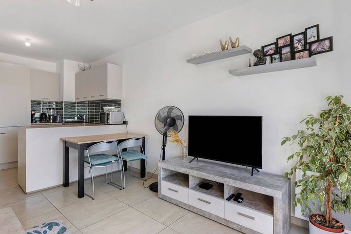 Ganze Wohnung, Charmantes Apartment nahe Strand und Geschäften in Fréjus mit WLAN in Frejus, Mittelmeerküste (Frankreich)