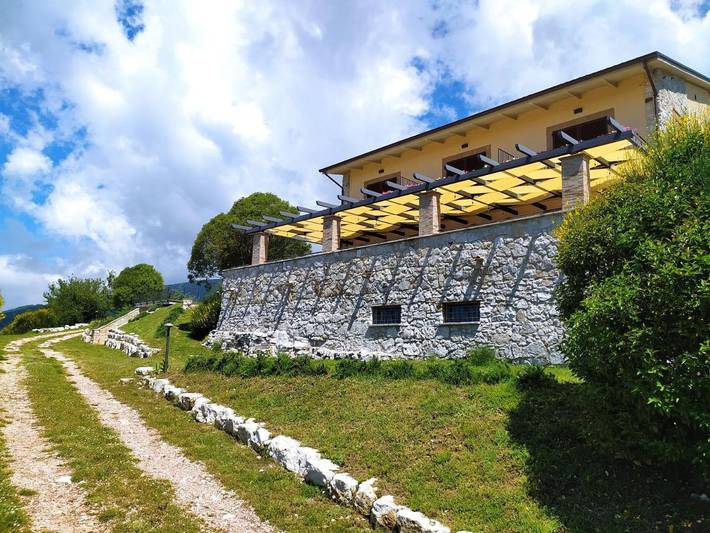 Maison d’hôte pour 3 personnes, avec piscine et balcon ainsi que jardin et vue à Spello - 2