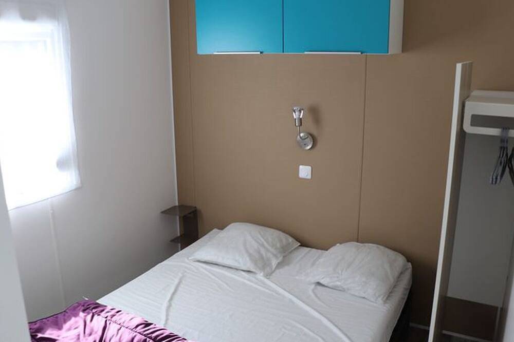 Mobil-home spacieuse avec terrasse à Bretignolles-sur-Mer in La Chaize-Giraud, Vallée de la Loire