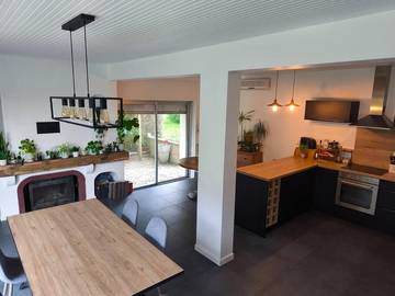 Gîte pour 6 personnes, avec vue et jardin à Plumaugat