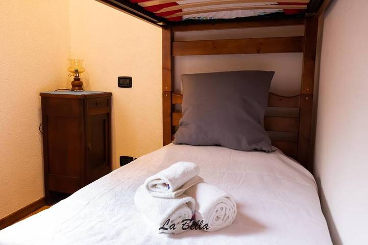 Ferienwohnung für 6 Personen, mit Terrasse in Brusimpiano Gemeinde