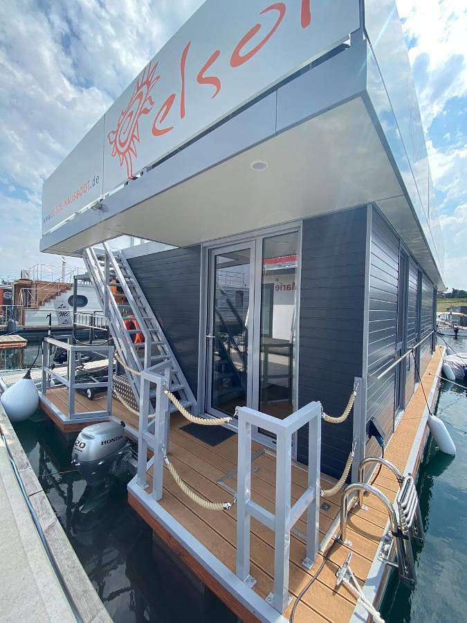 Boot für 5 Personen, mit Balkon und Terrasse sowie Seeblick und Ausblick in Sachsen-Anhalt
