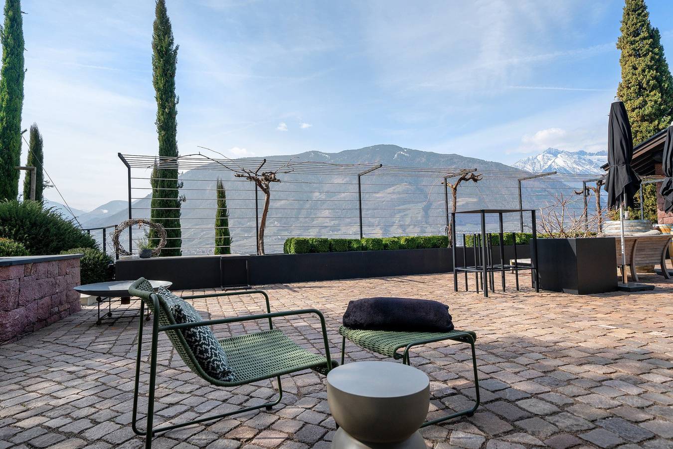 Entire apartment, Apartment '001' with Mountain View, Wi-Fi and Air Conditioning in Merano, Sarntal Alps
