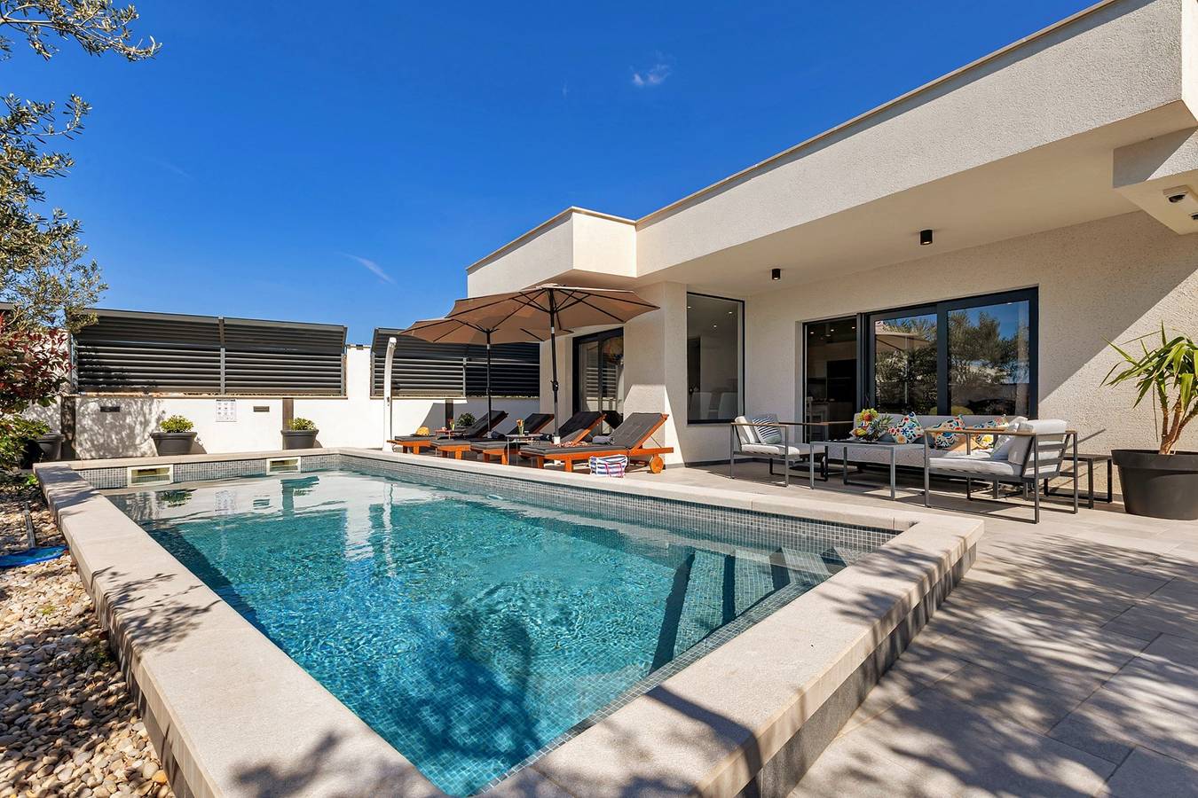 Villa Festina Lente in Makarska, heated pool in Makarska, Makarska Riviera