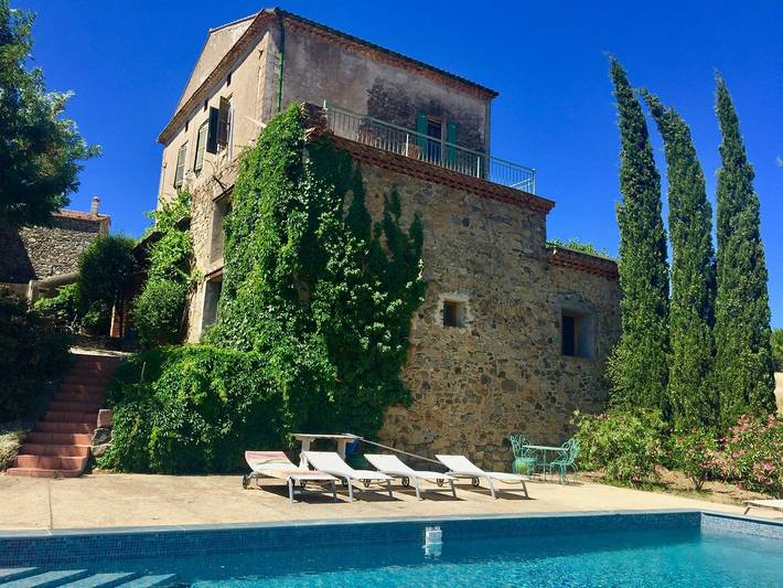 Gîte pour 8 personnes, avec jardin ainsi que piscine et terrasse à Berlou - 3