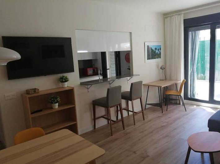 Apartamento para 6 personas, con terraza y piscina, Se admiten mascotas en Camas 