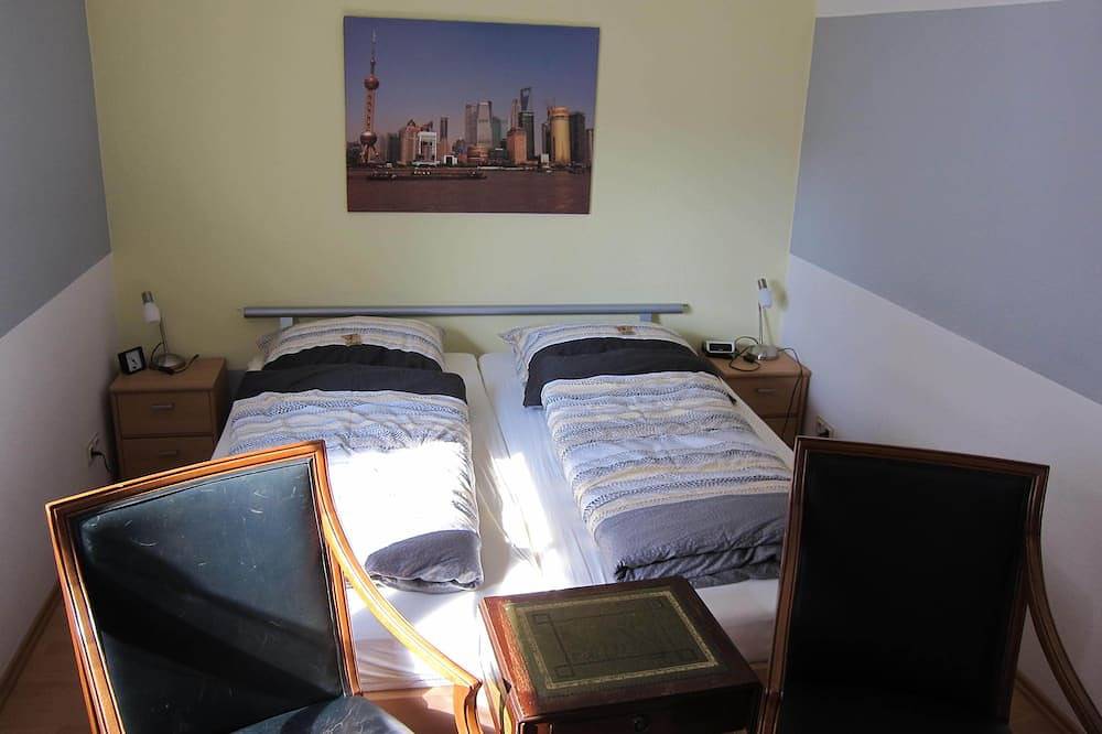 Ganze Wohnung, 3 Zi-Nichtraucher-Fewo im Westen von Hamburg für 6 Pers. (2 Sz) ebenerdig Garten in Schenefeld, Schleswig-Holstein Binnenland