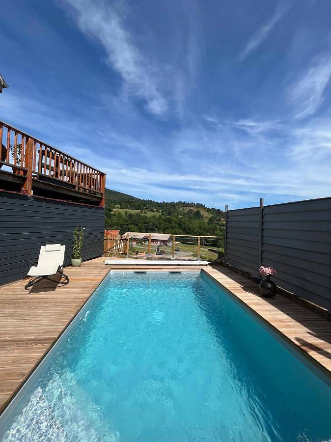 Location de vacances pour 3 personnes, avec vue ainsi que jardin et piscine à Soultzeren - 4